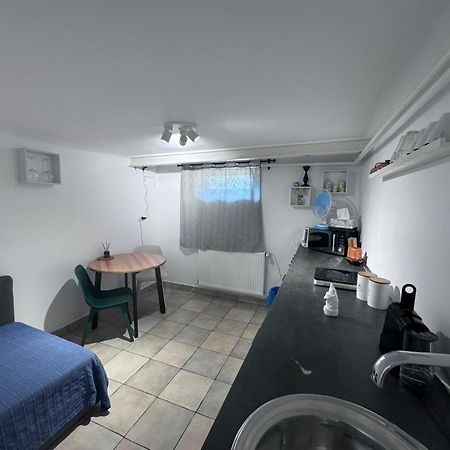 News Studio ブカレスト エクステリア 写真